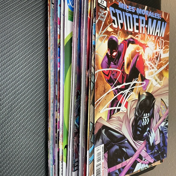 Comic Book Bundle - Picture 2 of 7